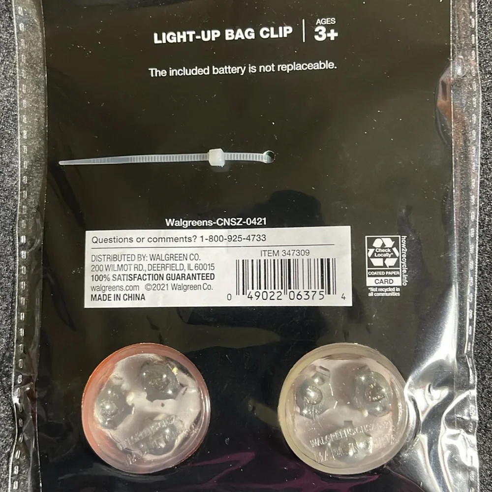 2 Halloween light up bag clips NIP - Picture 4 of 4